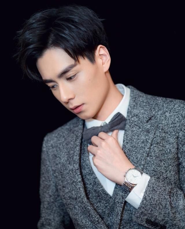 男星人气榜:鹿晗千玺都输给胡一天?窦骁张一山