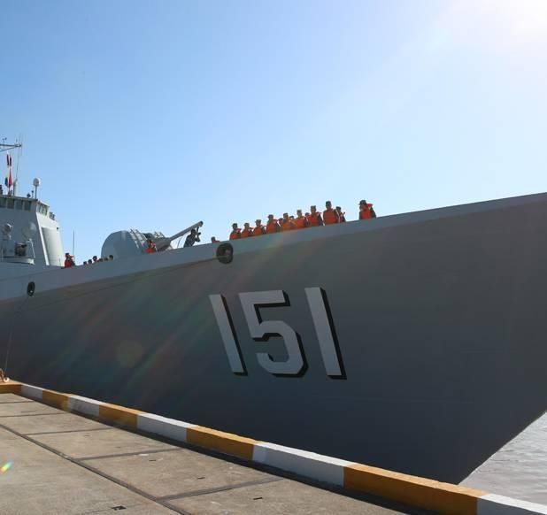 中国派出了151"郑州"号052c级导弹驱逐舰参加,此举意味伸长啊