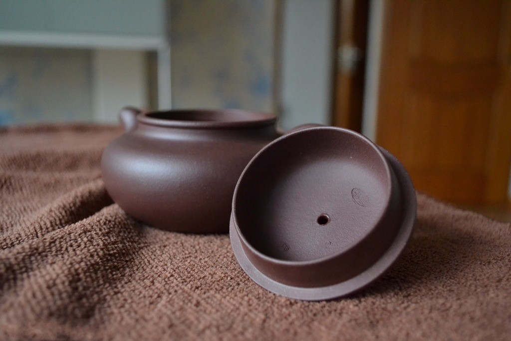 挑紫砂壶,主要看壶盖吗?