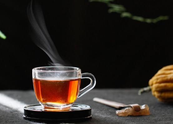 冬季没有什么会比一杯热茶更能为我们带来温暖的感觉了,在午后泡上一