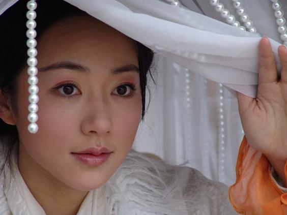 古装掀轿帘多动人?刘亦菲是个意外,赵丽颖远超杨幂最迷人!