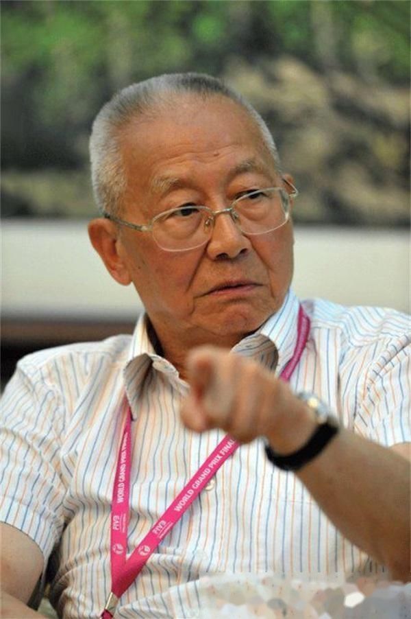 魏纪中力挺国足直言进步明显,而国乒和女排还需继续深化改革!