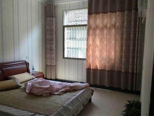 晒晒男朋友农村房子,太奇葩!盖房不装修,毛坯房