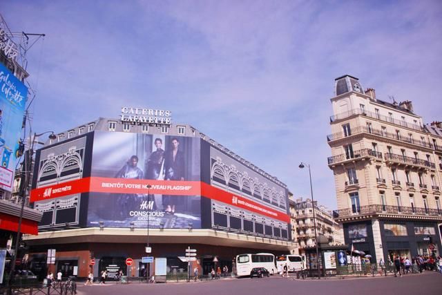 中国游客成巴黎老佛爷主力消费,全部柜台配中