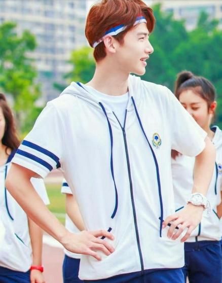 刘昊然白敬亭真是能把天聊死,看看人家吴磊弟