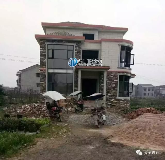 三层框架结构简欧小别墅,造型独特,外观优美,一