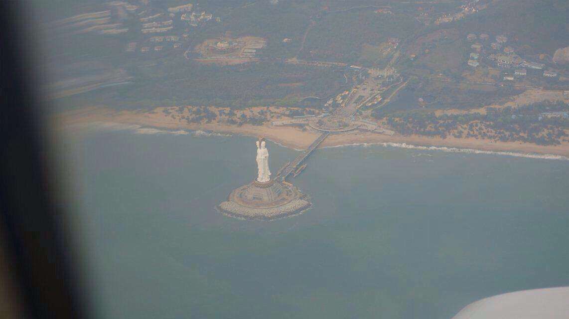 砸8亿建造世界最高菩萨像,飞机都要绕道,每年