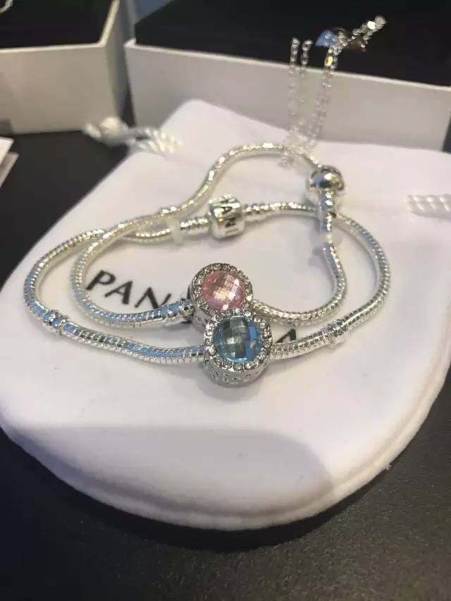 潘多拉手镯项链什么档次?为什么这么贵?