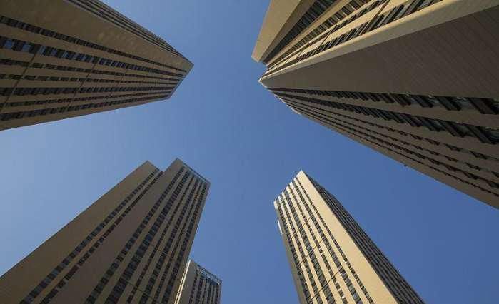 楼市新景观: 有钱的买不到房, 有房的卖不出去,