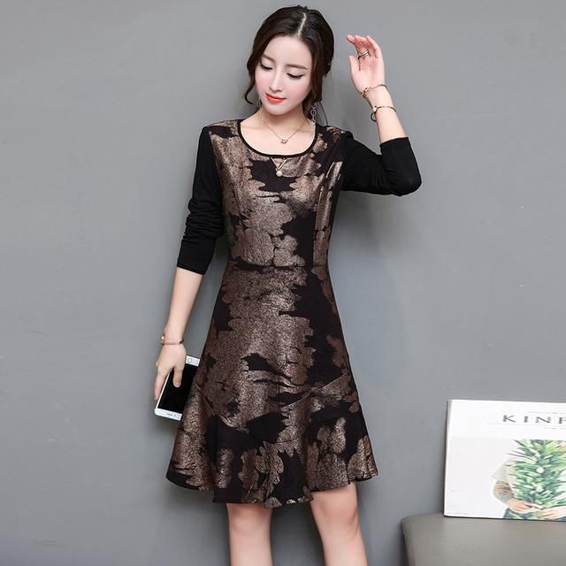 18年最新款连衣裙,春节聚会拜年穿正合适,脱下