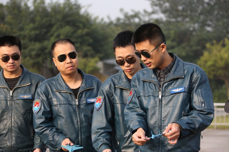 技术兵种相比陆军对于体能的要求要低得多