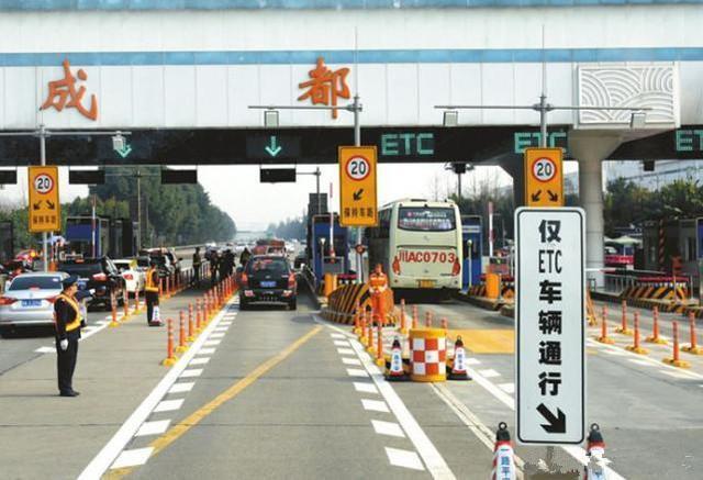 为什么现在这么多车主都不办收费站ETC?这里