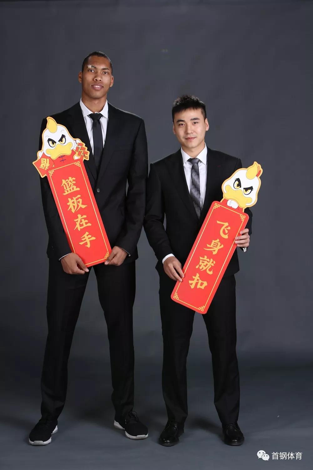 丘天(左)和王旭.