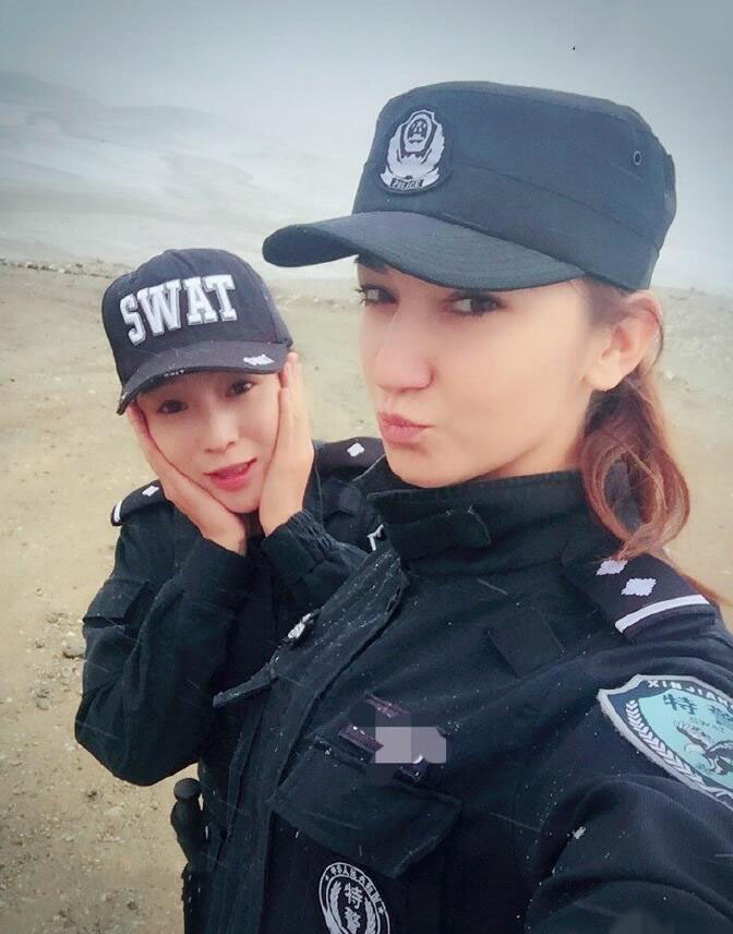 漂亮美女亦有铮铮铁骨!反恐一线的新疆女特警
