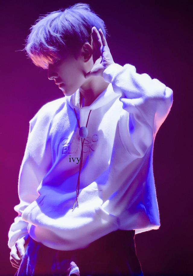 明星爱染奶奶灰,薛之谦酷,杨幂二次元,最后一位