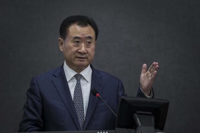 她是王健林最满意的儿媳!背景无人敢惹!王思聪