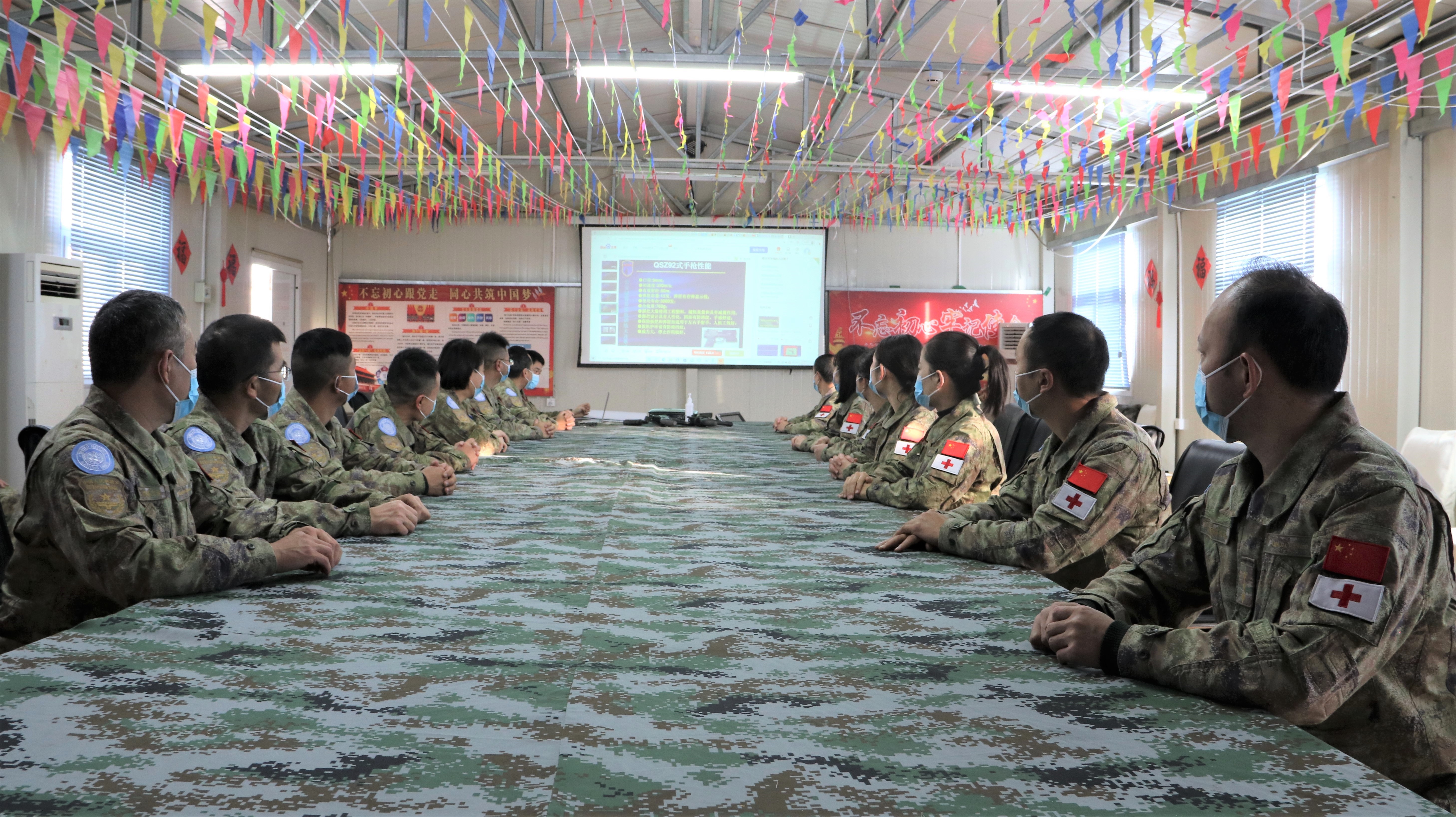 中国第20批赴黎维和医疗分队首次组织实弹射击训练