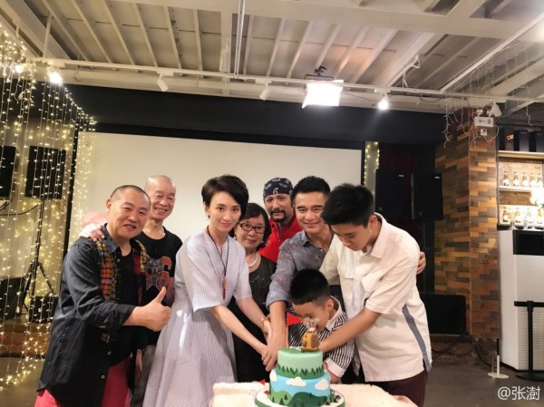 许亚军晒为小12岁妻子张澍庆生照(组图) 许亚军晒为小12岁妻子张澍庆生照(组图)