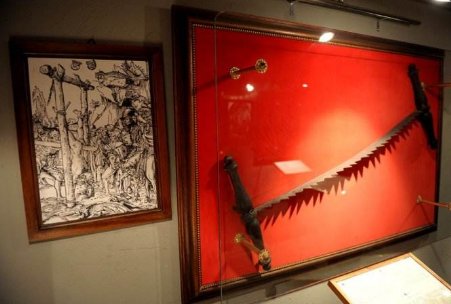 轮刑 这种刑罚会慢慢的将受刑者折磨到欲死不能.