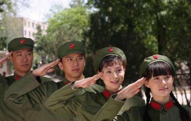 绿军装,红肩章的年代,没有军衔,中国军队怎么区