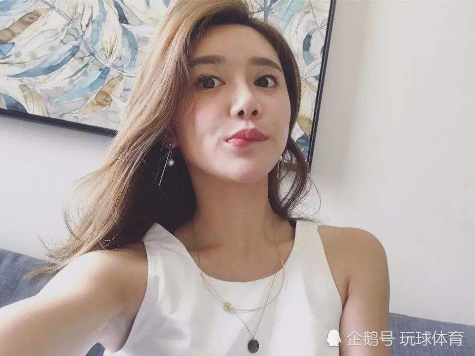 骑士击败猛龙,乐福命中关键三分,女主播美娜:死