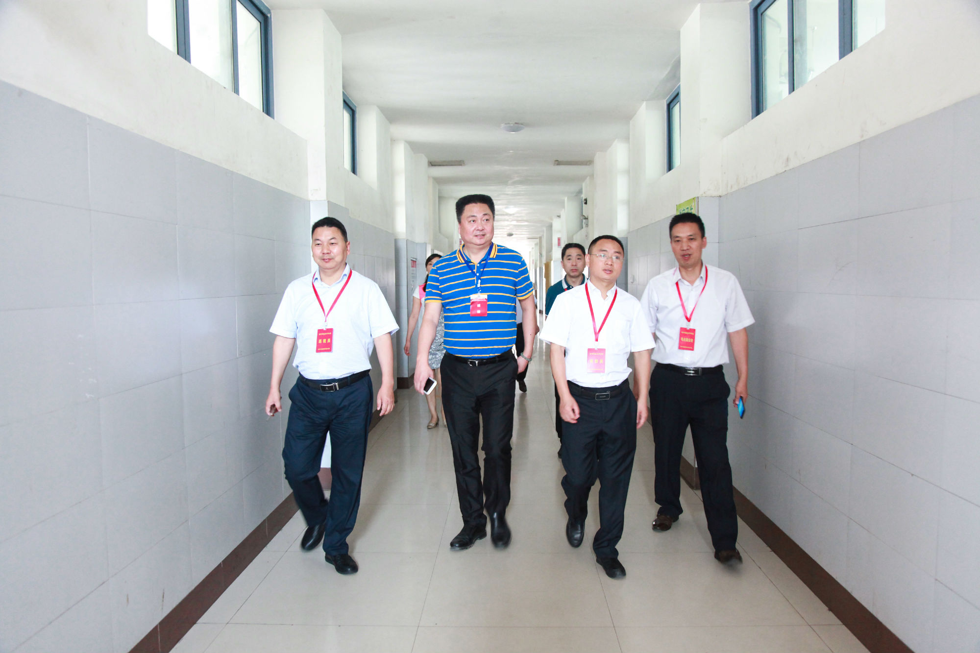 爱考生 关注细节 办好中考--我市领导和南充教