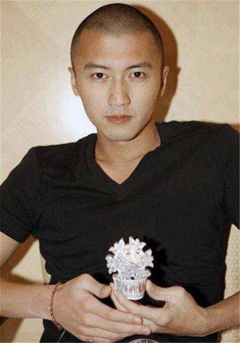 谢贤把遗产留给孙子, 谢霆锋: 我十六岁赚钱还债