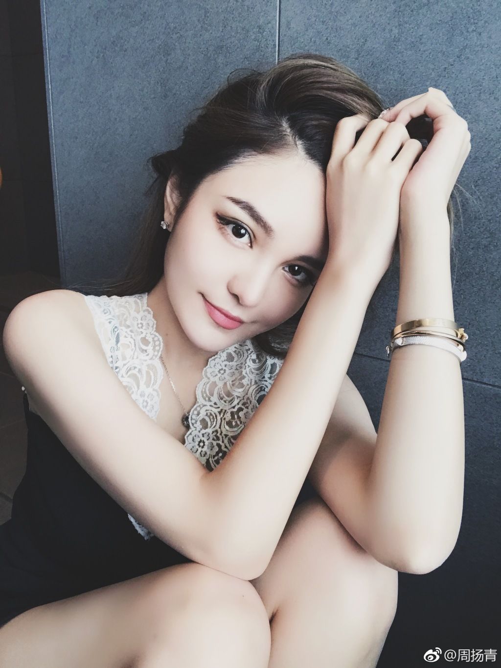 罗志祥女友周扬青承认整容 整容前旧照惊呆众人