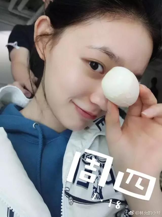 杨紫拼命减肥,郑爽放飞自我…看看明星都在小