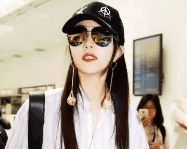 杨幂、周冬雨的耳环都才几百块, 你距离女明星