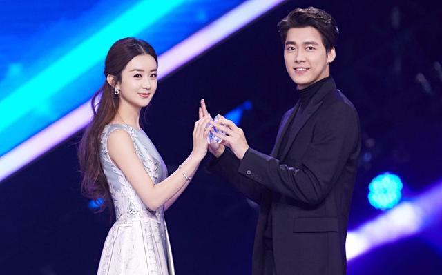 赵丽颖CP合照,和张翰李易峰都保持了距离,唯有