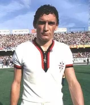 足球退役球衣大盘点,贝利 马拉多纳 拜仁退役那