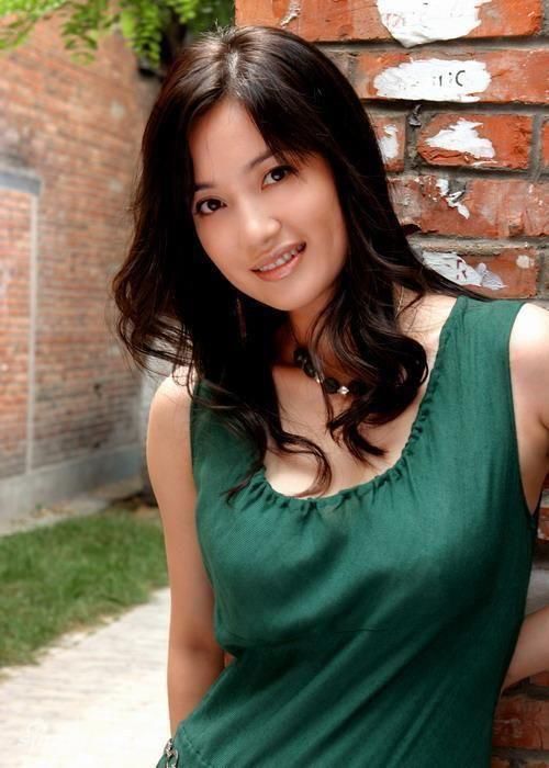 她16岁一炮而红,却因一个人物被骂至今