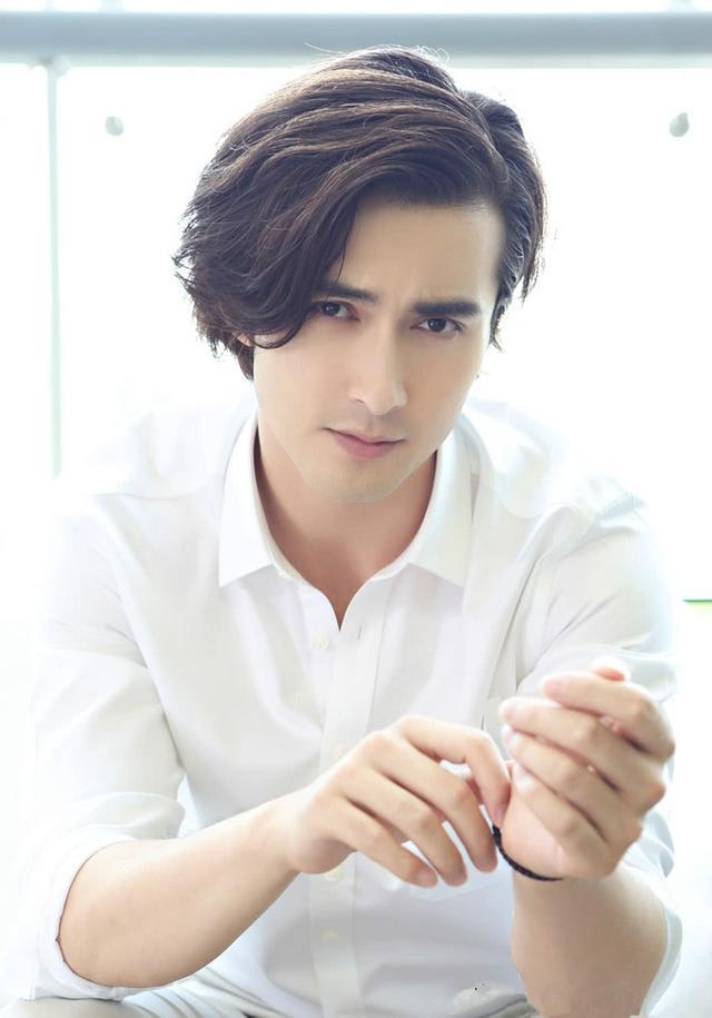 杨幂旗下四帅 张彬彬 高伟光都红了 只有他怎么