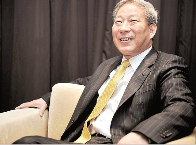 借10万承包工程发家,曾一年赚110亿,称其儿子