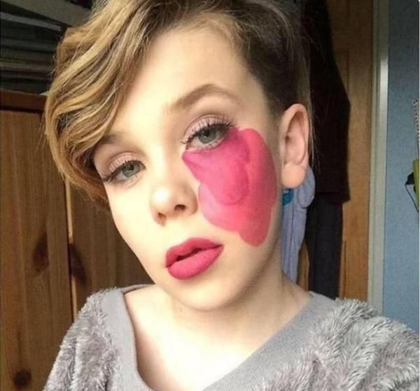 八岁男孩因超高的化妆技术,成为网络红人比女