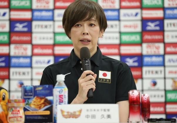 中田久美真是郎平的女仆,做队员做教练均完败,日本都被她带废了- 雪花新闻