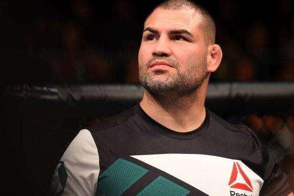 凯恩·维拉斯奎兹 凯恩人送外号"院长"曾称为世界最能打的男人,ufc前