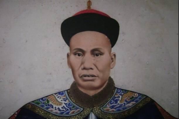 中国拍的僵尸片里,为什么僵尸大多数都身穿清