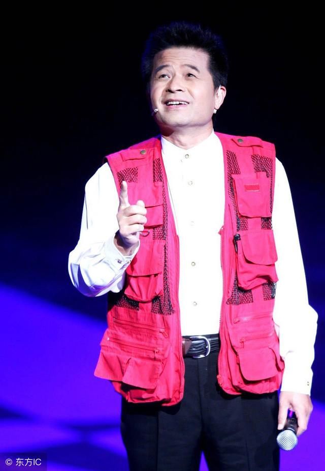 毕福剑主持人相信大家都还记得吧,他是很久以前的《星光大道》的主持