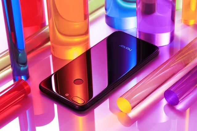 荣耀V10和nove2s哪个适合女性使用?