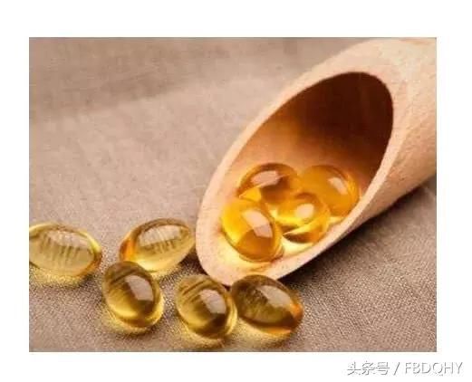 每晚用维生素E加它擦脸,祛斑效果看得见