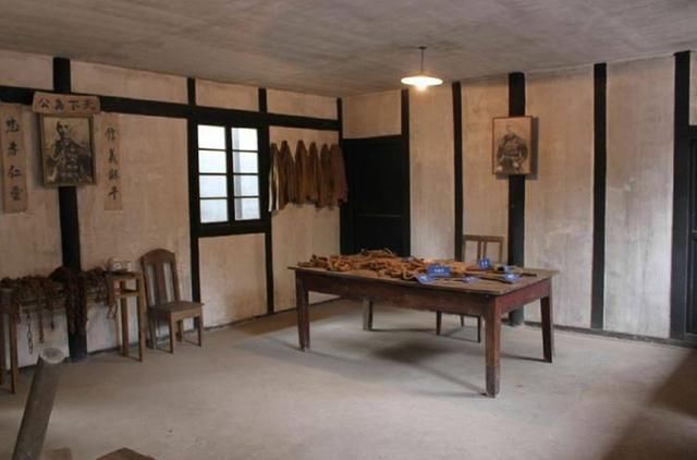 毛人凤被蒋经国架空后,惶惶不可终日,没过几年