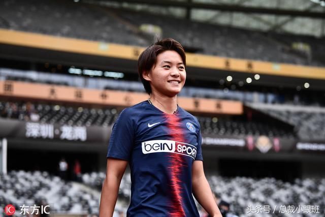 打脸男足!中国女足球星王霜加盟大巴黎