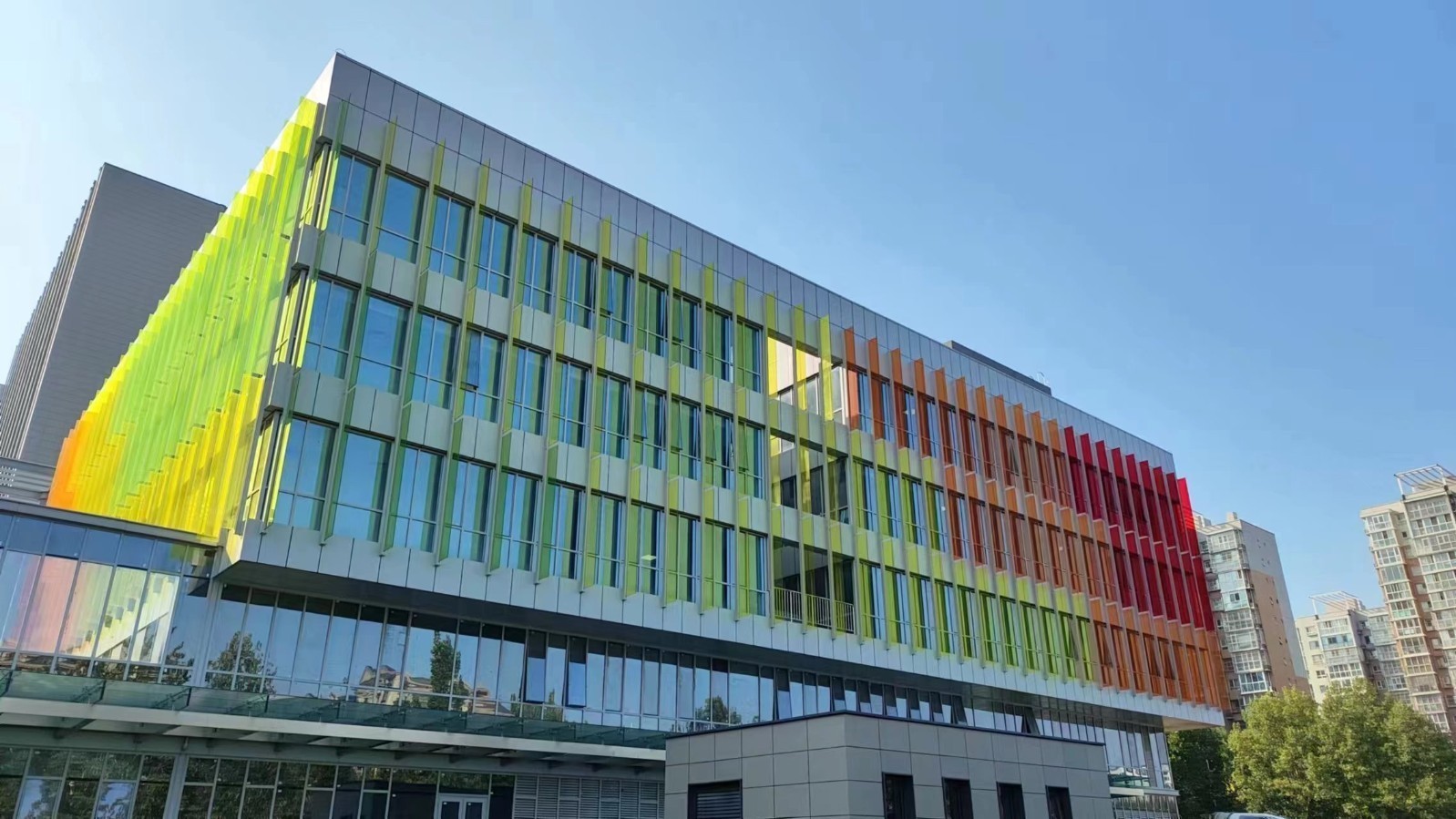 这座炫彩大楼将是大兴区首个三甲综合医院! 今年底正式营业 这座炫彩大楼将是大兴区首个三甲综合医院! 今年底正式营业