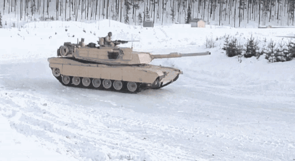 我亲自试了下排水渠过弯,事实证明头文字「D」都是骗人的 我亲自试了下排水渠过弯,事实证明头文字「D」都是骗人的