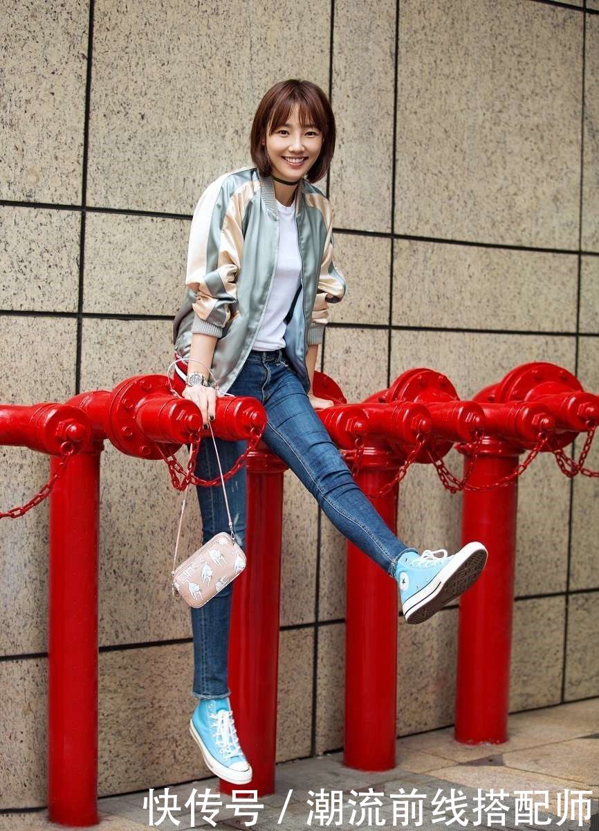 34岁白百何真敢穿!深V红裙大秀事业线,网友:别