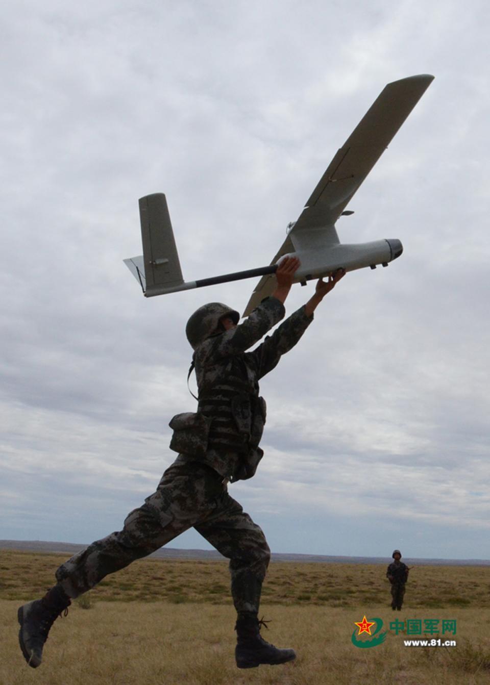 中国步兵长了全新"天眼",不分昼夜擒获几十公里内目标