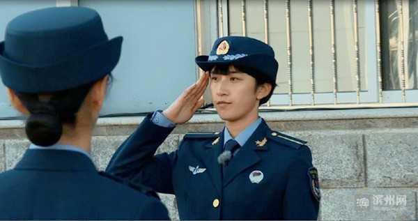 滨州95后"天之骄女"完成首次单飞 将成为歼击机女飞行员