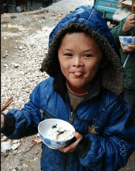 小马云的一日三餐 看贫困山区留守儿童的生活